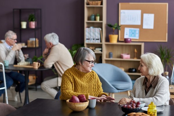 senior-communities-senior-women-socializing-retirement-community